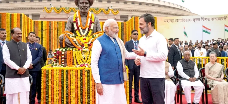 A Rare Thaw in the Heart of Delhi: When Political Rivals Paused for a Shared Moment